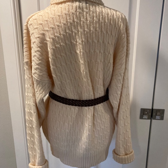 GAP Wool Sweater - Picture 7 of 16